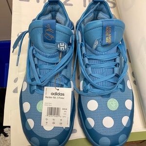 Brand new, never worn Adidas Harden 5. Retail for $230. Asking $145.